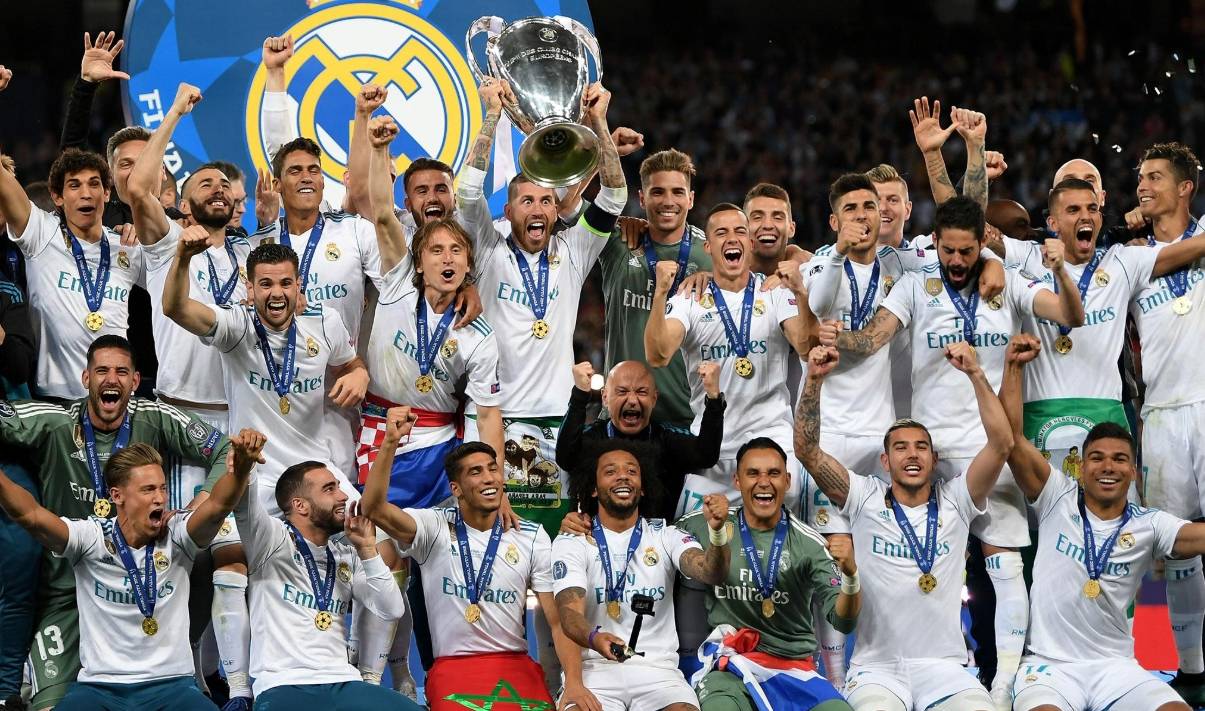 近8次代表西班牙出战正式比赛，奥亚萨瓦尔贡献7球6助攻