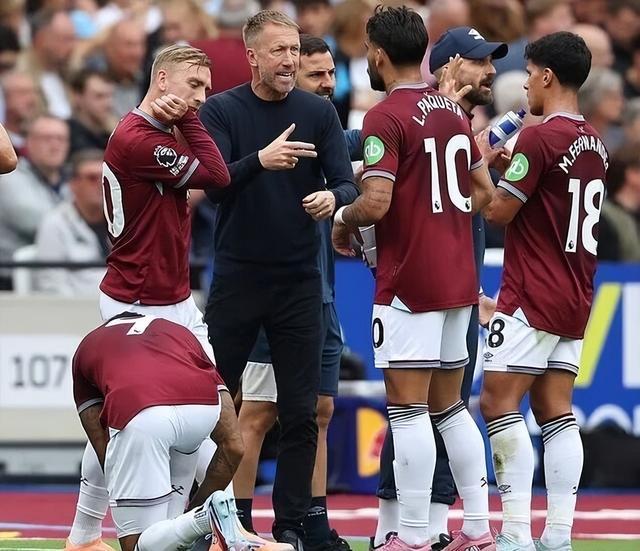 阿劳霍在巴萨已被罚下5次，本世纪仅次于皮克、莫塔和马克斯