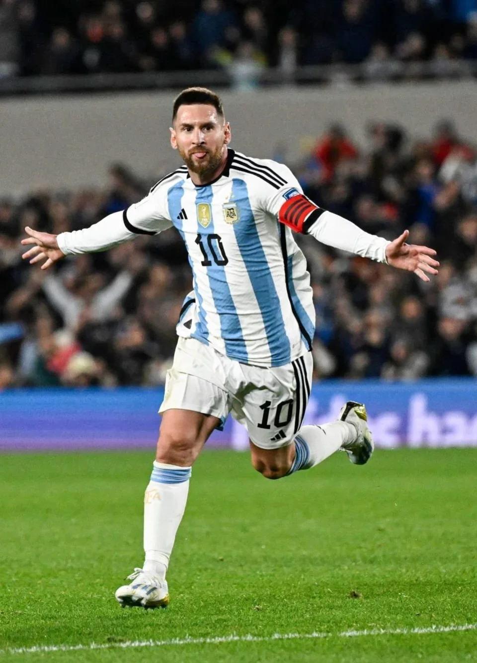 梅西：离开巴萨并非如我所愿，但我对巴萨的深情永恒不灭